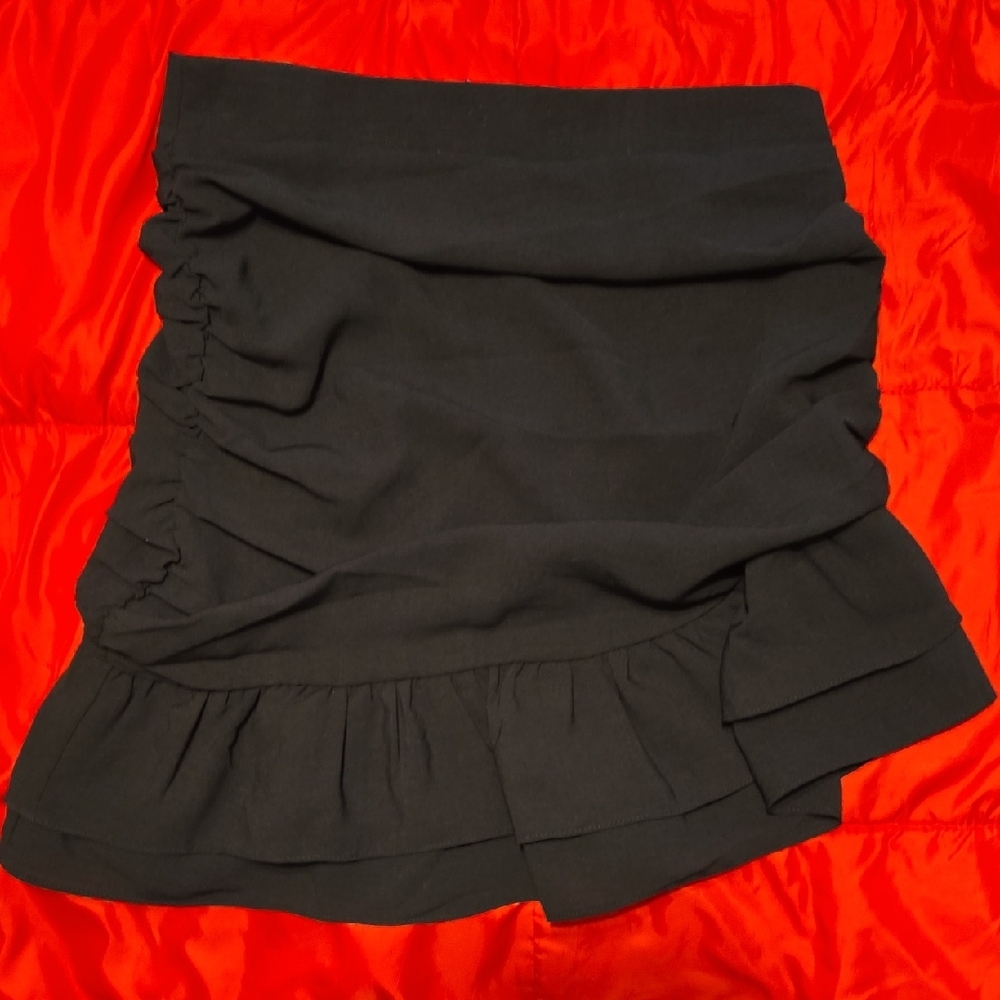 Elegant Black Rouched QSkirt